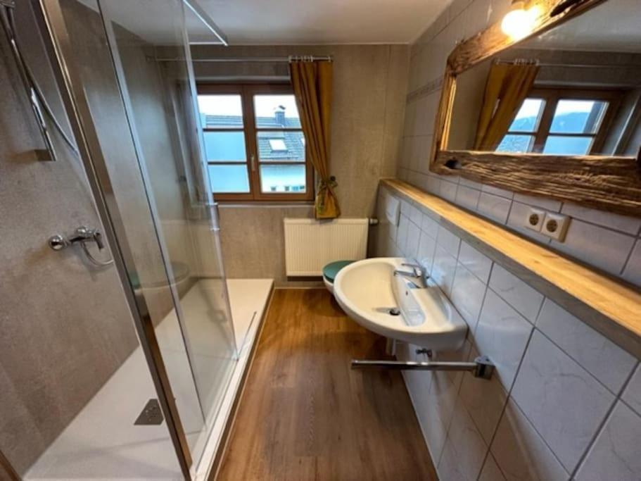 Charmante Farbenfrohe Wohnung Fuer Zwei Фішбахау Екстер'єр фото